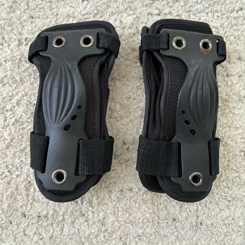 DBX Rollerblading Protective Gear - Picture 4 of 8